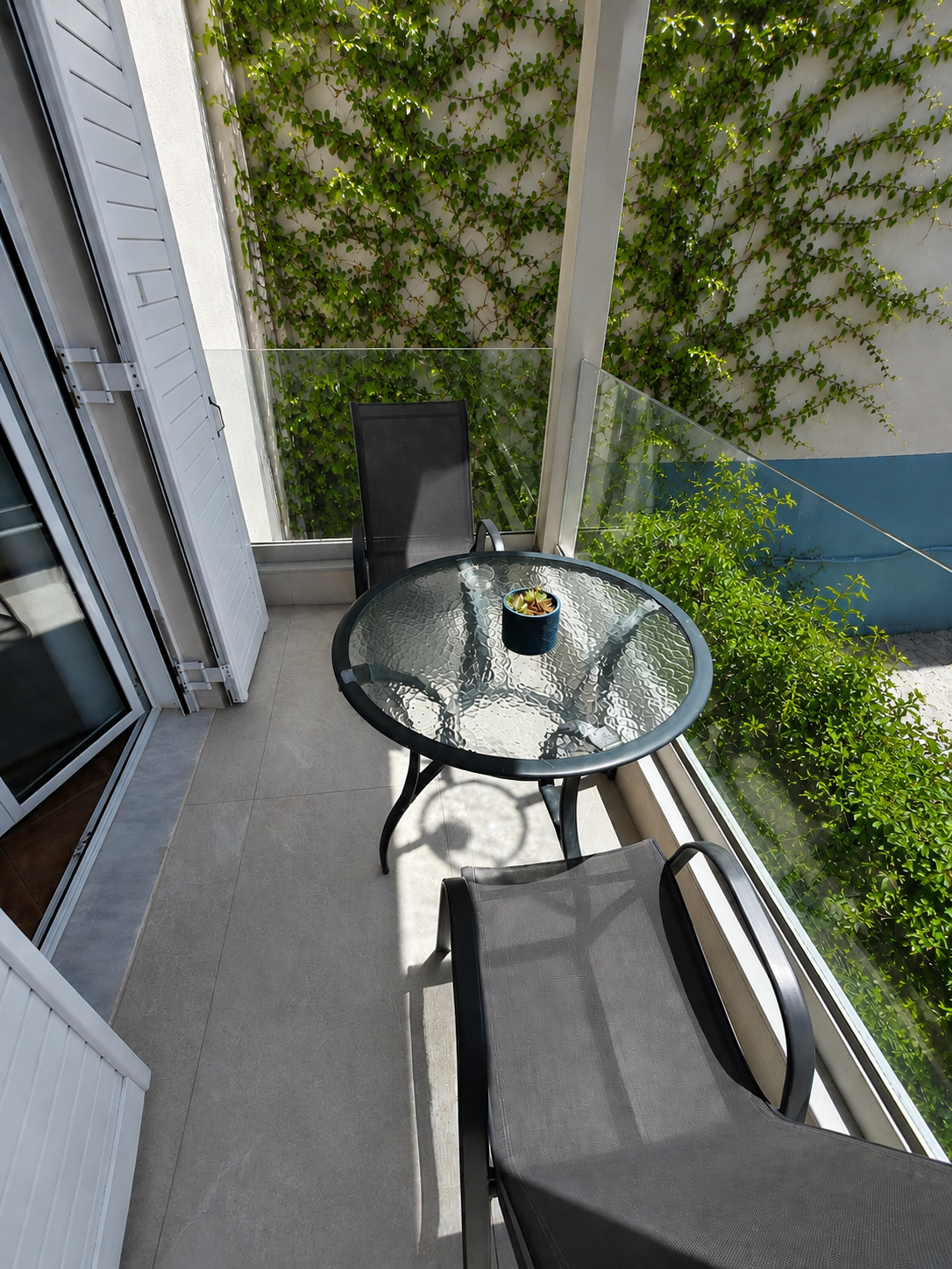 balcony 2
